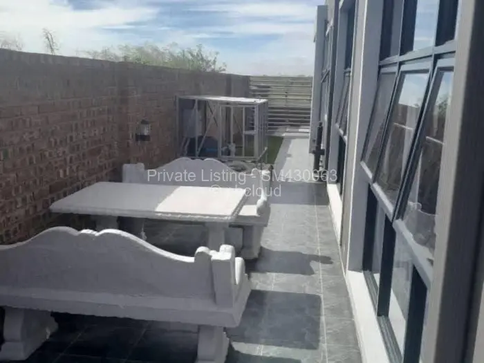 Townhouse/Cluster for Sale in Arlington, Harare