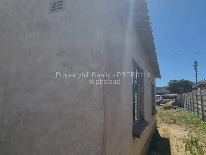 2 Bedroom House to Rent in Budiriro, Harare