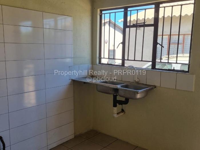 2 Bedroom House to Rent in Budiriro, Harare