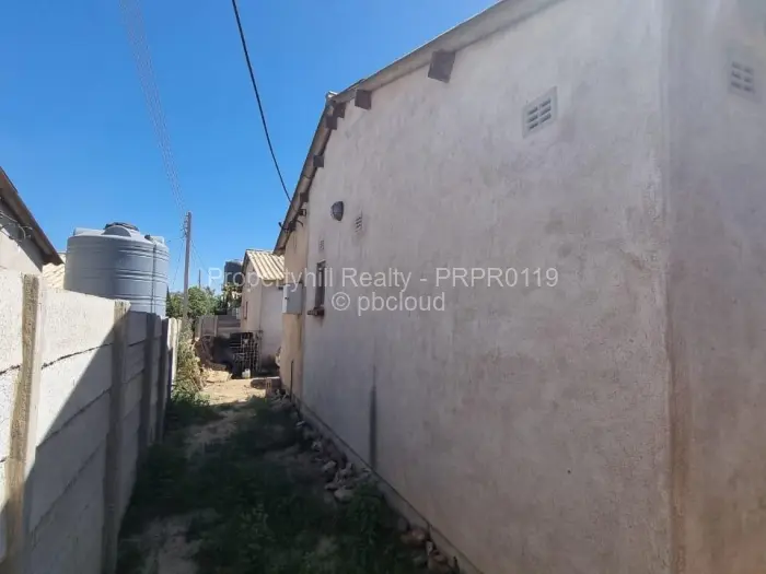 2 Bedroom House to Rent in Budiriro, Harare
