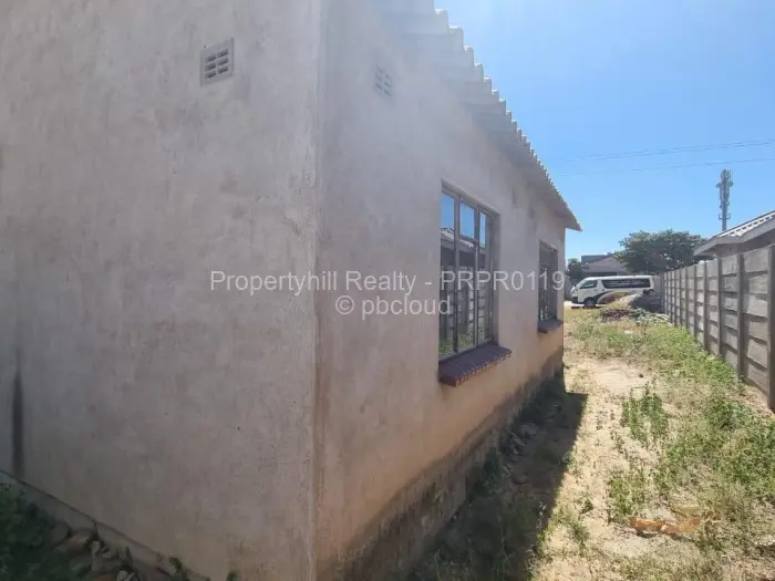 2 Bedroom House to Rent in Budiriro, Harare