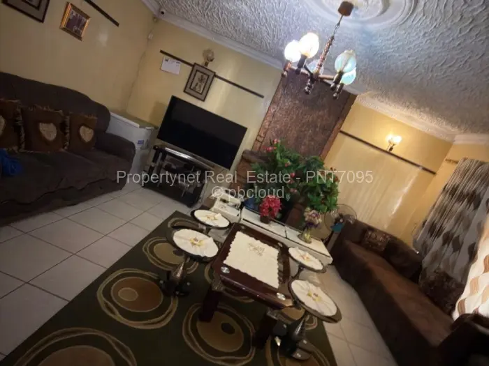 4 Bedroom House for Sale in Mainway Meadows, Harare
