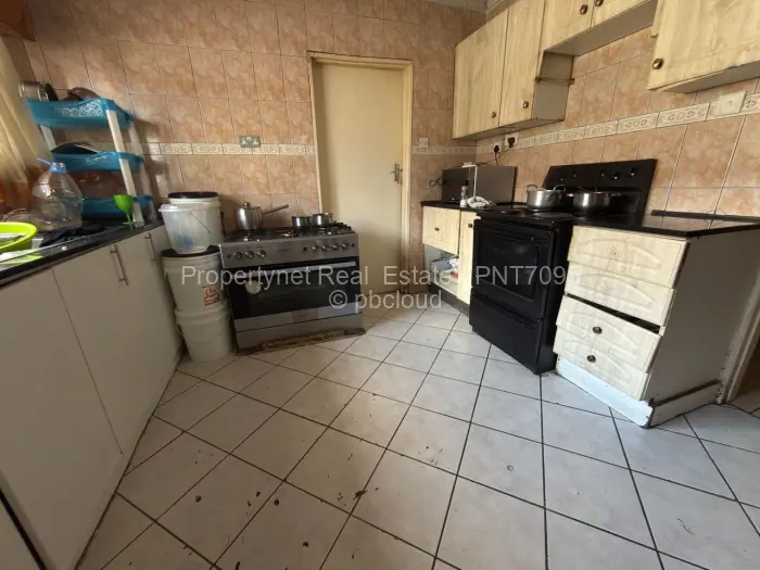 4 Bedroom House for Sale in Mainway Meadows, Harare