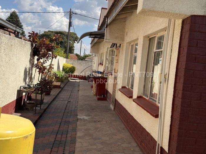 4 Bedroom House for Sale in Mainway Meadows, Harare