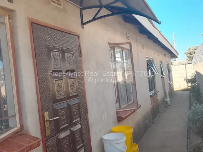 4 Bedroom House for Sale in Budiriro, Harare