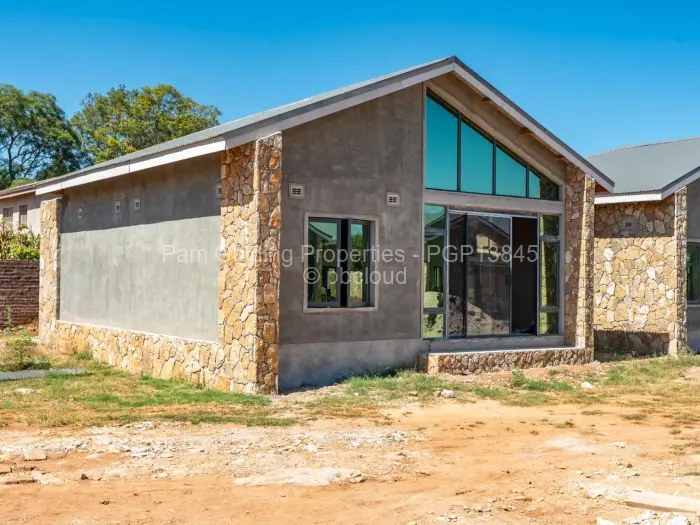 Townhouse/Cluster for Sale in Vainona, Harare