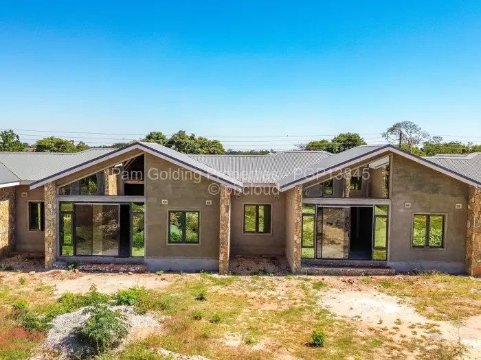 Townhouse/Cluster for Sale in Vainona, Harare