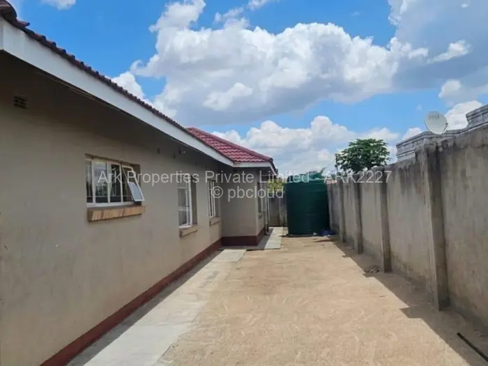 4 Bedroom House for Sale in Waterfalls, Harare
