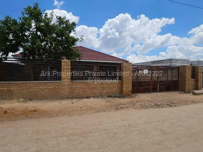 4 Bedroom House for Sale in Waterfalls, Harare