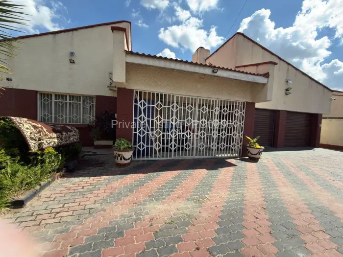 4 Bedroom House for Sale in Waterfalls, Harare
