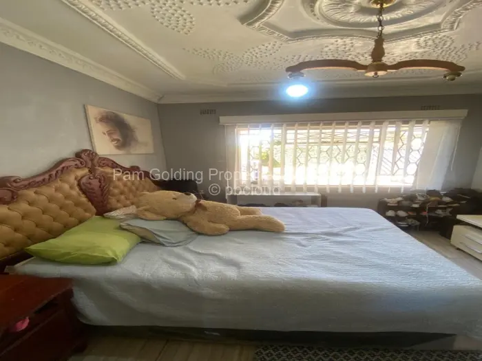 4 Bedroom House for Sale in Zimre Park, Harare