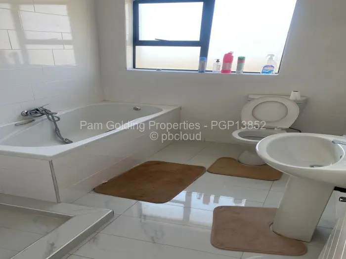 4 Bedroom House for Sale in Mabvazuva Estates, Ruwa