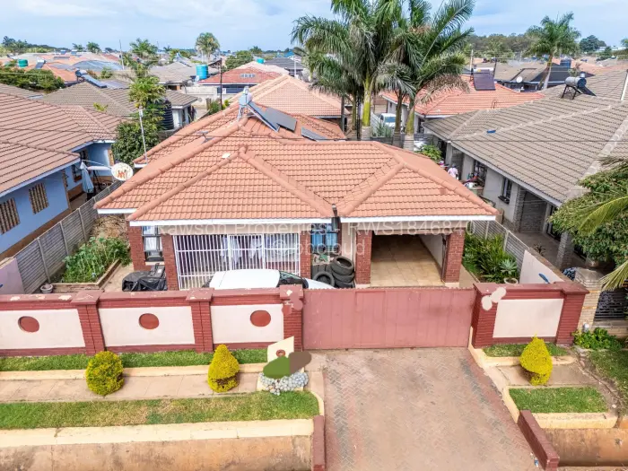 3 Bedroom House for Sale in Madokero Estates, Harare