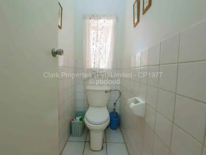 3 Bedroom House for Sale in Mornington, Kadoma