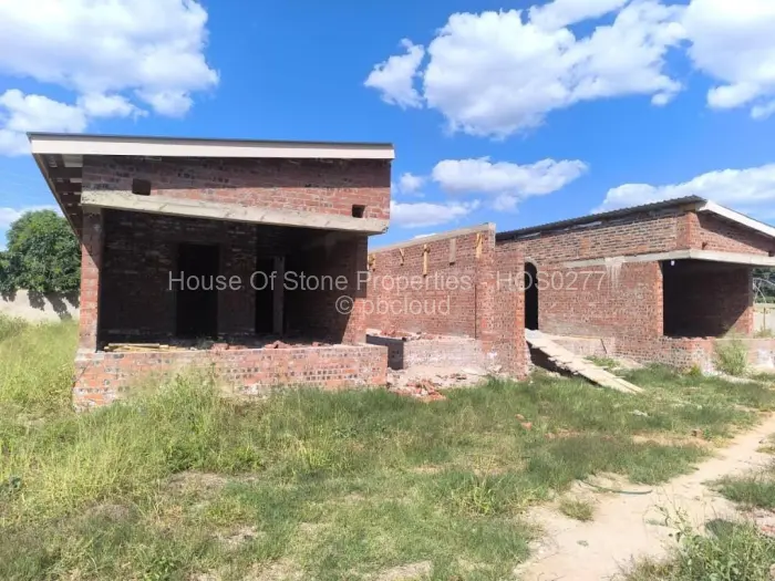 Townhouse/Cluster for Sale in Park Meadowlands, Harare