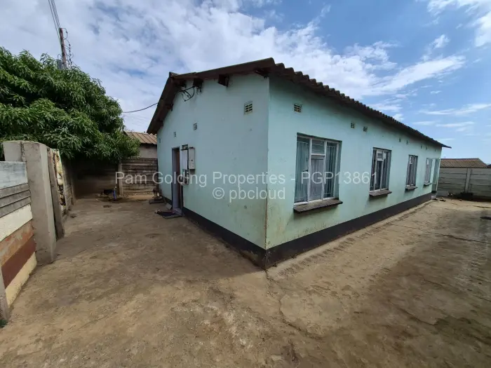 4 Bedroom House for Sale in Budiriro, Harare