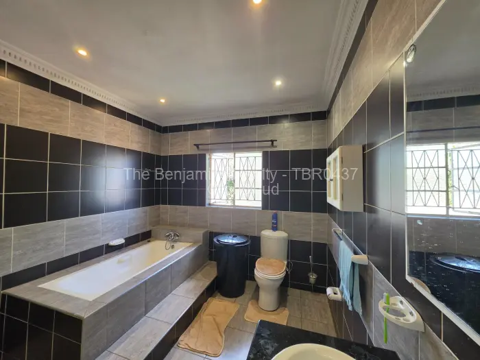 5 Bedroom House to Rent in Mount Pleasant Heights, Harare