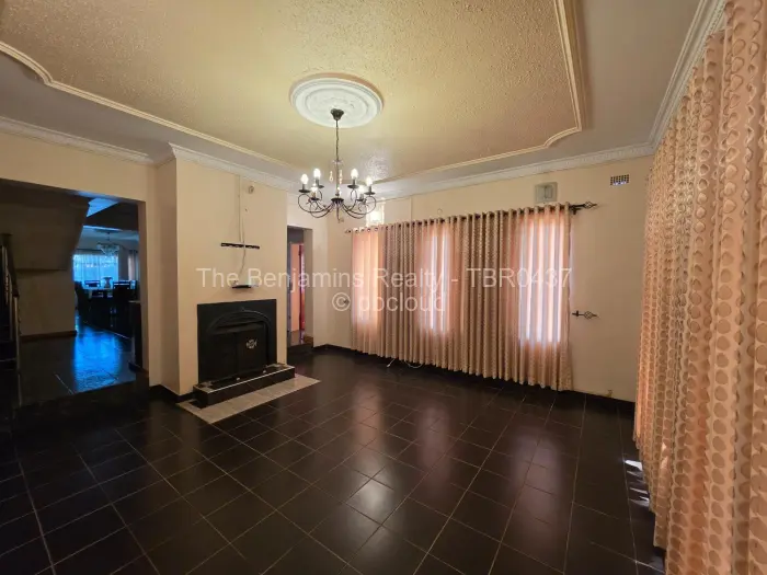 5 Bedroom House to Rent in Mount Pleasant Heights, Harare