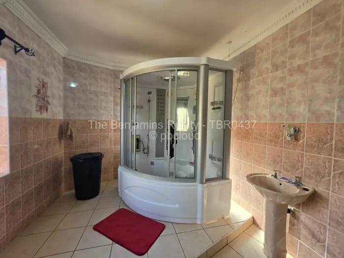 5 Bedroom House to Rent in Mount Pleasant Heights, Harare