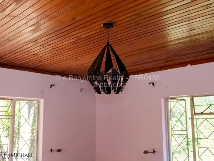 8 Bedroom House to Rent in Glen Lorne, Harare
