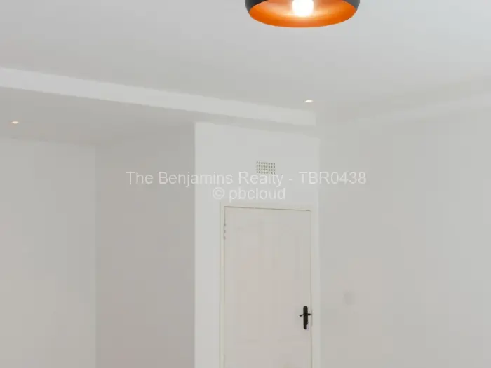 8 Bedroom House to Rent in Glen Lorne, Harare