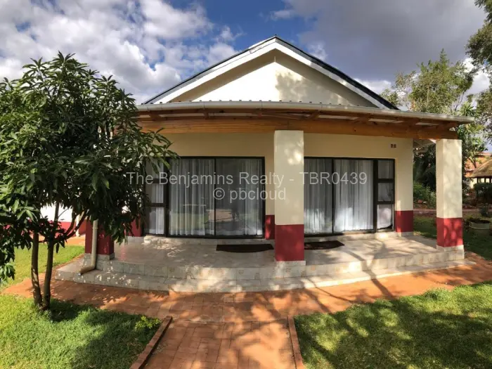 1 Bedroom Cottage/Garden Flat to Rent in Highlands