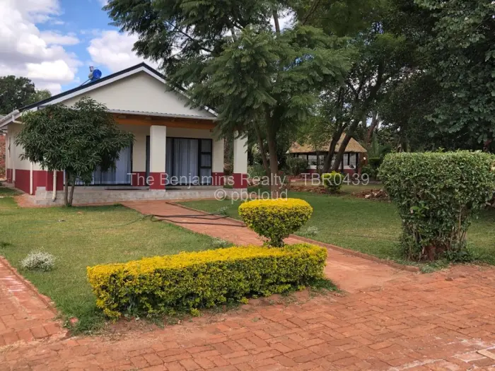 1 Bedroom Cottage/Garden Flat to Rent in Highlands