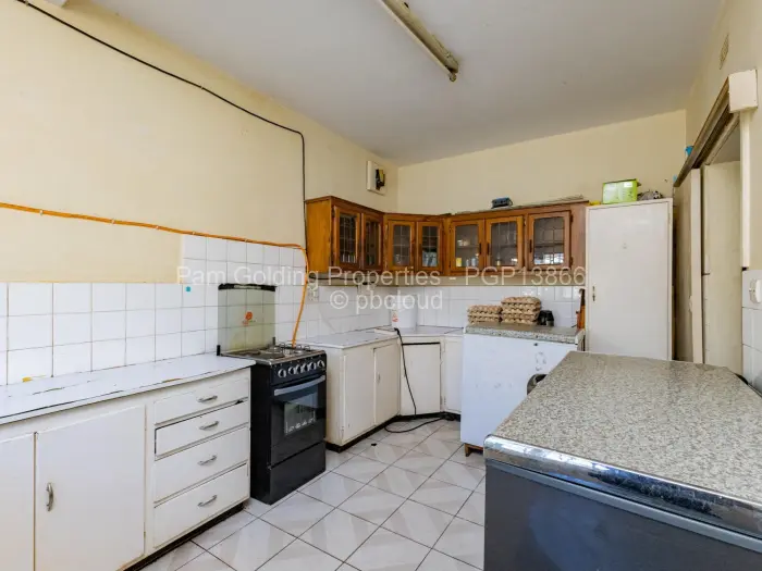 2 Bedroom Cottage/Garden Flat for Sale in Avenues, Harare