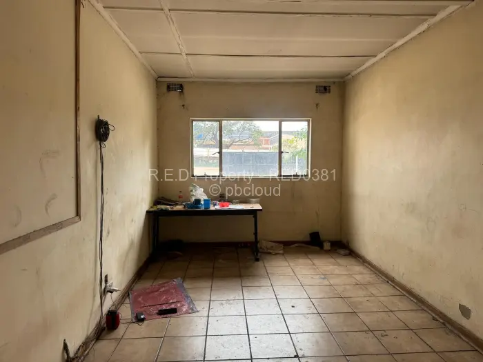 Industrial Stand to Rent in Kelvin, Bulawayo