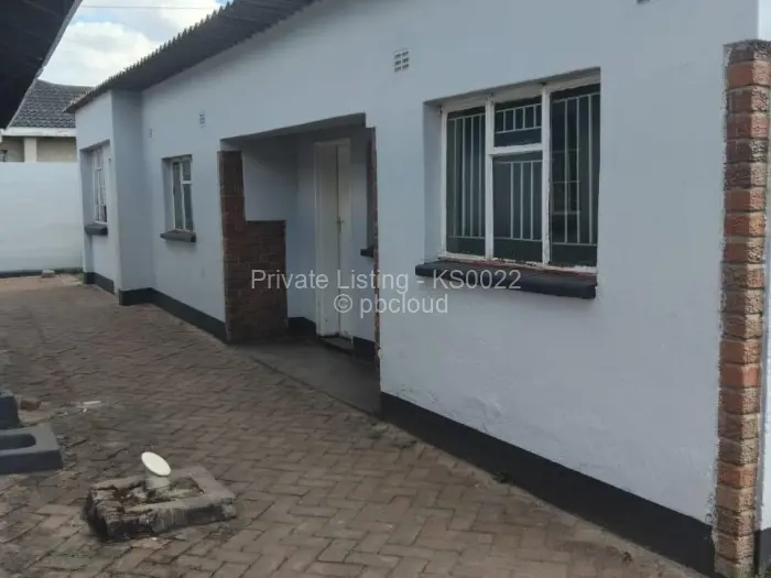 Flat/Apartment to Rent in Mainway Meadows, Harare