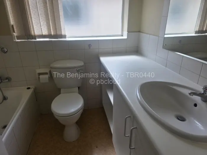 Flat/Apartment to Rent in Borrowdale, Harare