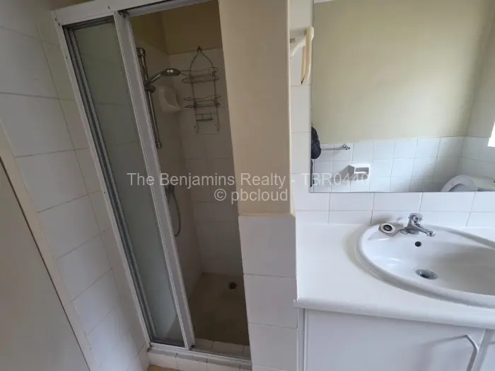 Flat/Apartment to Rent in Borrowdale, Harare