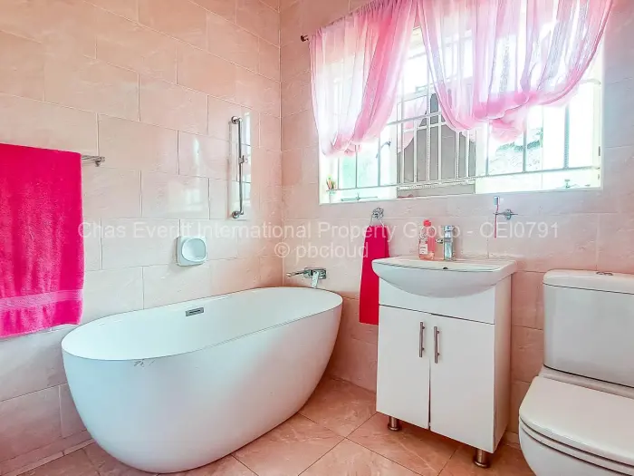 4 Bedroom House to Rent in Alexandra Park, Harare
