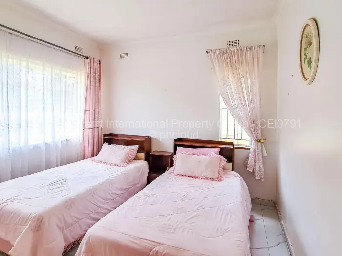 4 Bedroom House to Rent in Alexandra Park, Harare