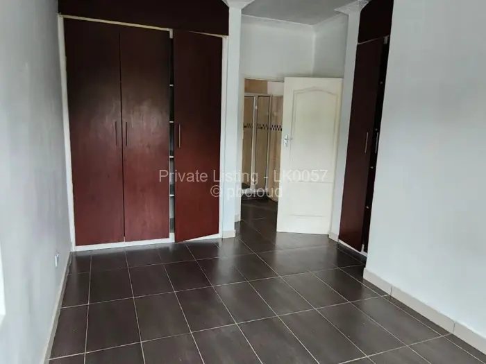 Townhouse/Cluster to Rent in Newlands, Harare