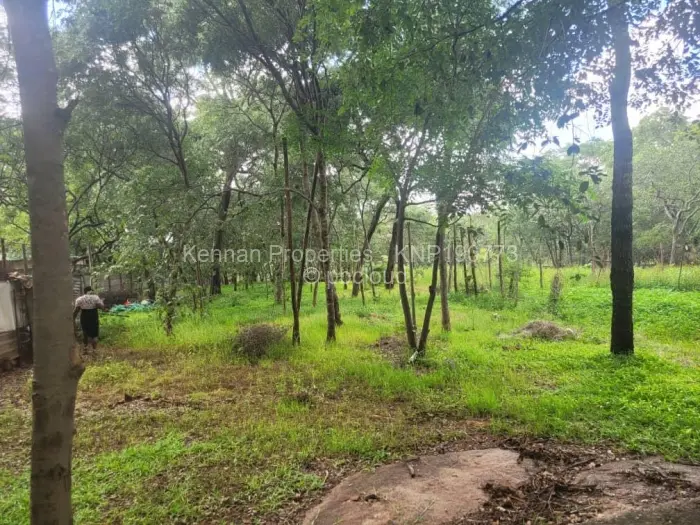 7 Bedroom House for Sale in Lake Chivero, Lake Chivero
