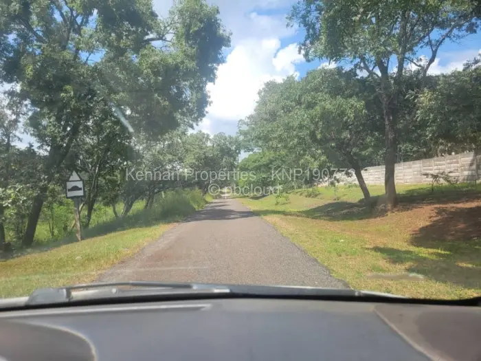 7 Bedroom House for Sale in Lake Chivero, Lake Chivero