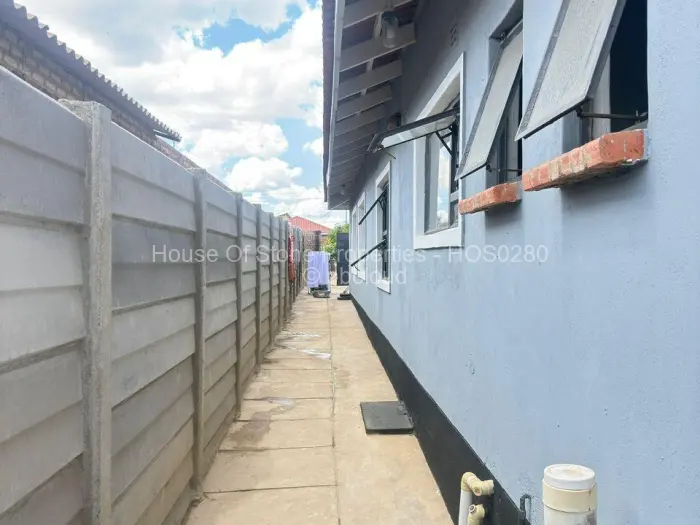 4 Bedroom House for Sale in Budiriro, Harare