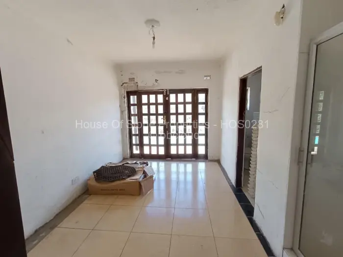 6 Bedroom House for Sale in Philadelphia, Harare