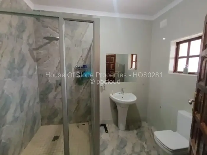 6 Bedroom House for Sale in Philadelphia, Harare