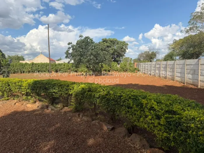 4 Bedroom House for Sale in Lobenvale, Bulawayo