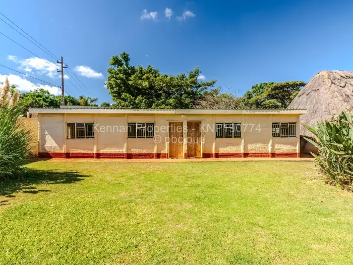 8 Bedroom House for Sale in Borrowdale, Harare