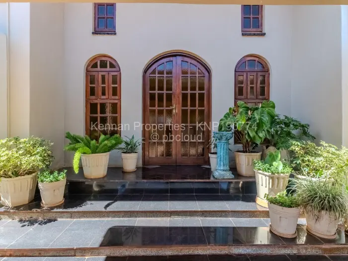 8 Bedroom House for Sale in Borrowdale, Harare