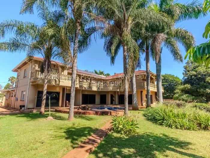 8 Bedroom House for Sale in Borrowdale, Harare