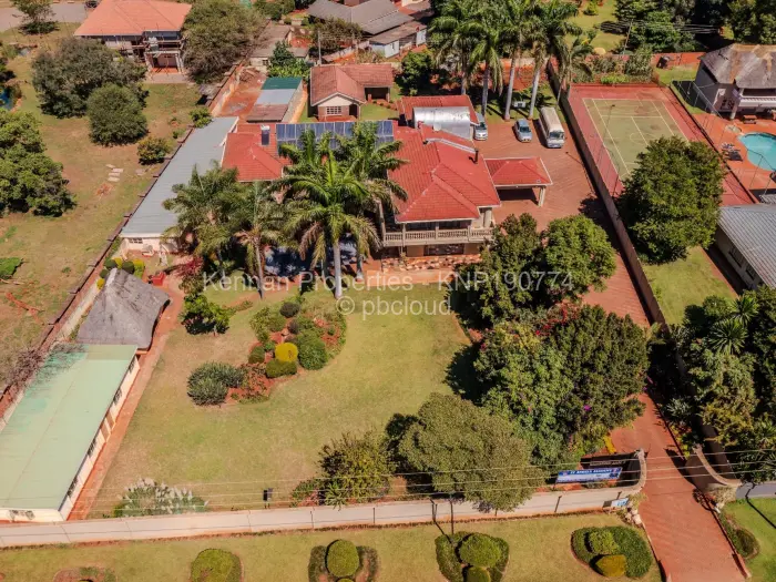 8 Bedroom House for Sale in Borrowdale, Harare
