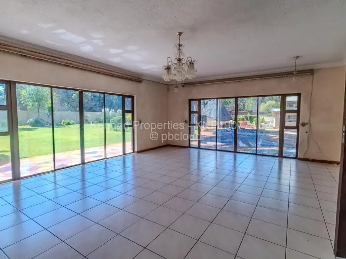 8 Bedroom House for Sale in Borrowdale, Harare