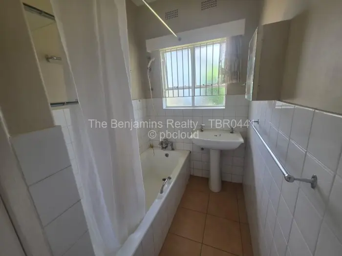 2 Bedroom Cottage/Garden Flat to Rent in Avondale