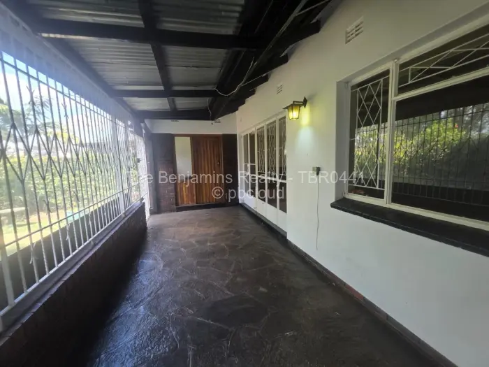 2 Bedroom Cottage/Garden Flat to Rent in Avondale