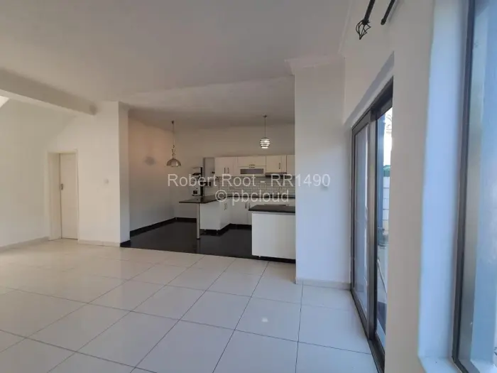 Townhouse/Cluster to Rent in Newlands, Harare