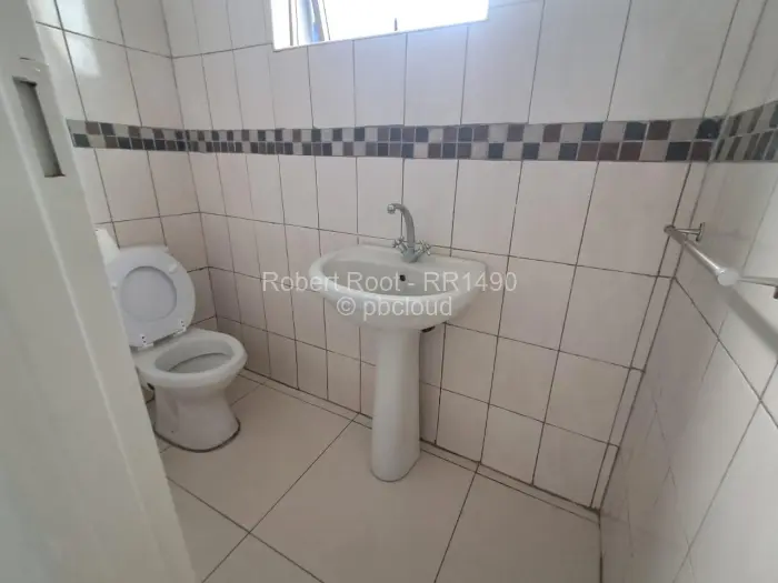 Townhouse/Cluster to Rent in Newlands, Harare